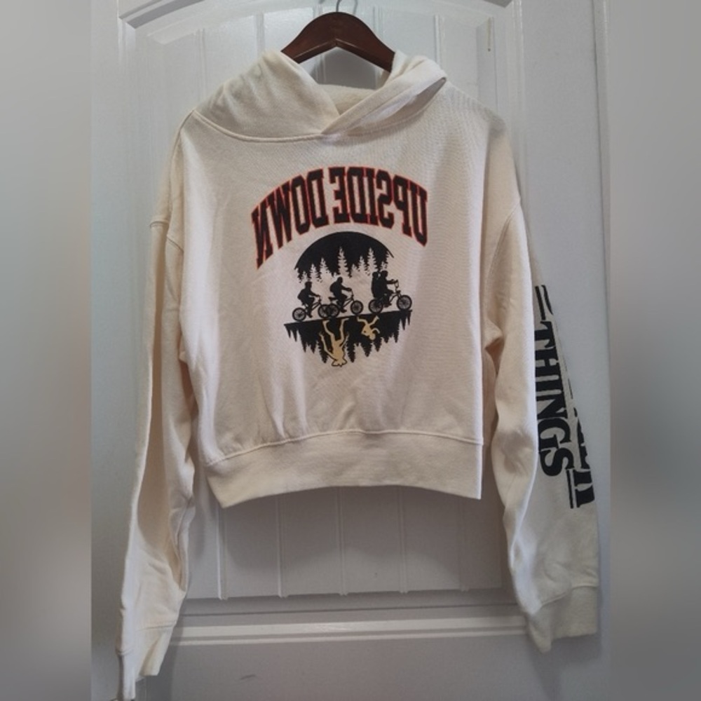 Womens Upside Down Stranger Things Cropped Hoodie Size XL